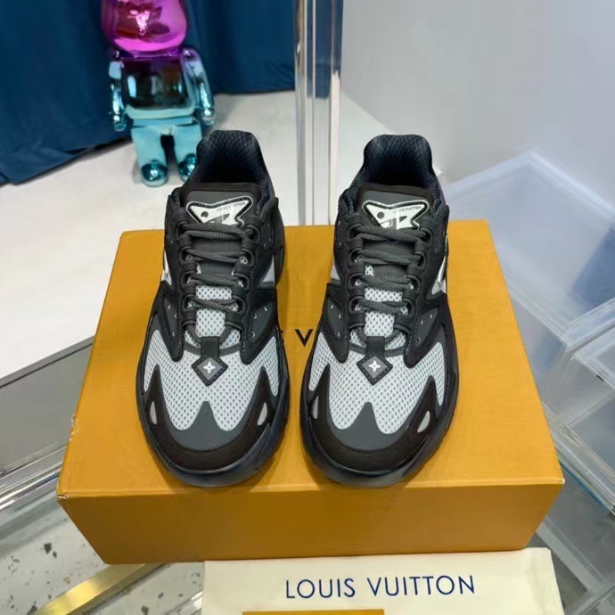 Louis Vuitton Runner Tatic Sneaker(Upon UK Size) - 