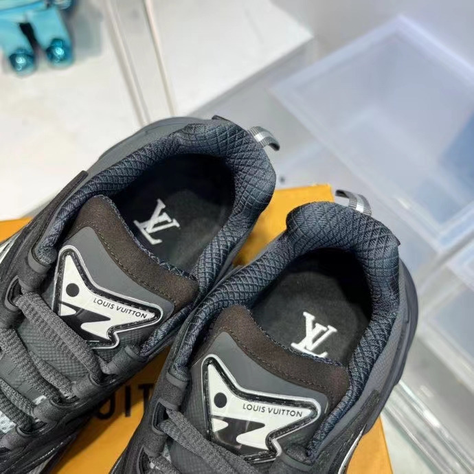 Louis Vuitton Runner Tatic Sneaker(Upon UK Size) - 
