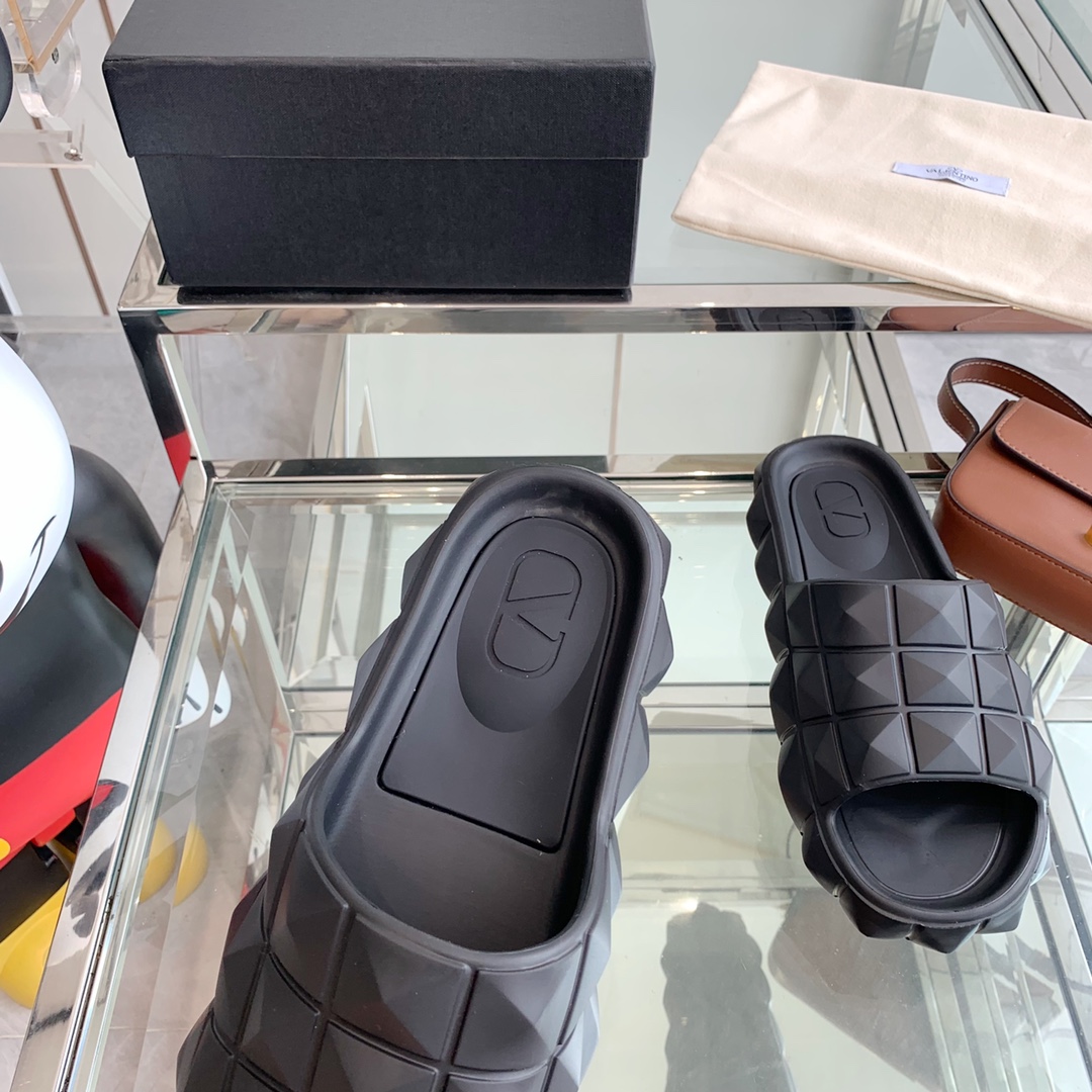 Valenti Roman Stud Turtle Slide Sandal In rubber - PerfectKickZ