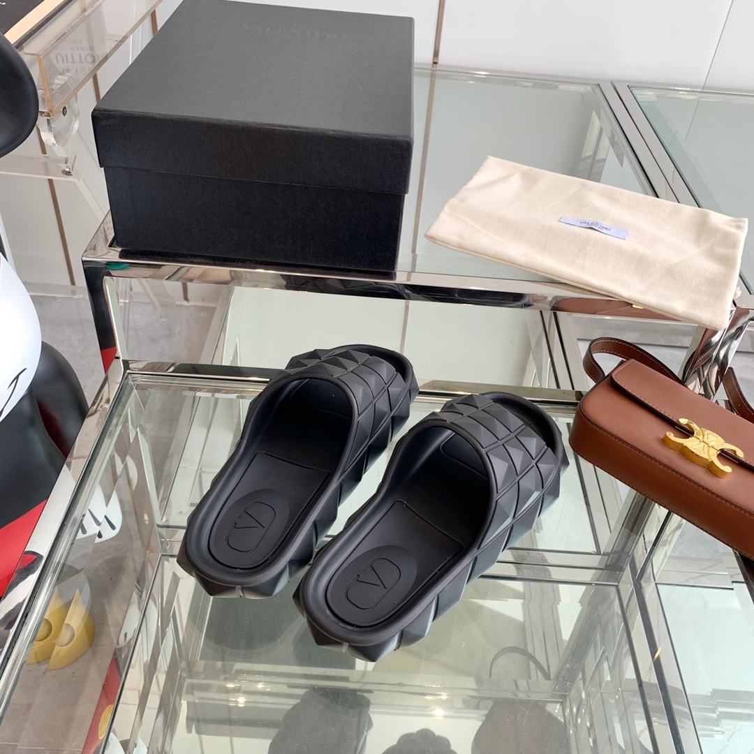 Valenti Roman Stud Turtle Slide Sandal In rubber - PerfectKickZ