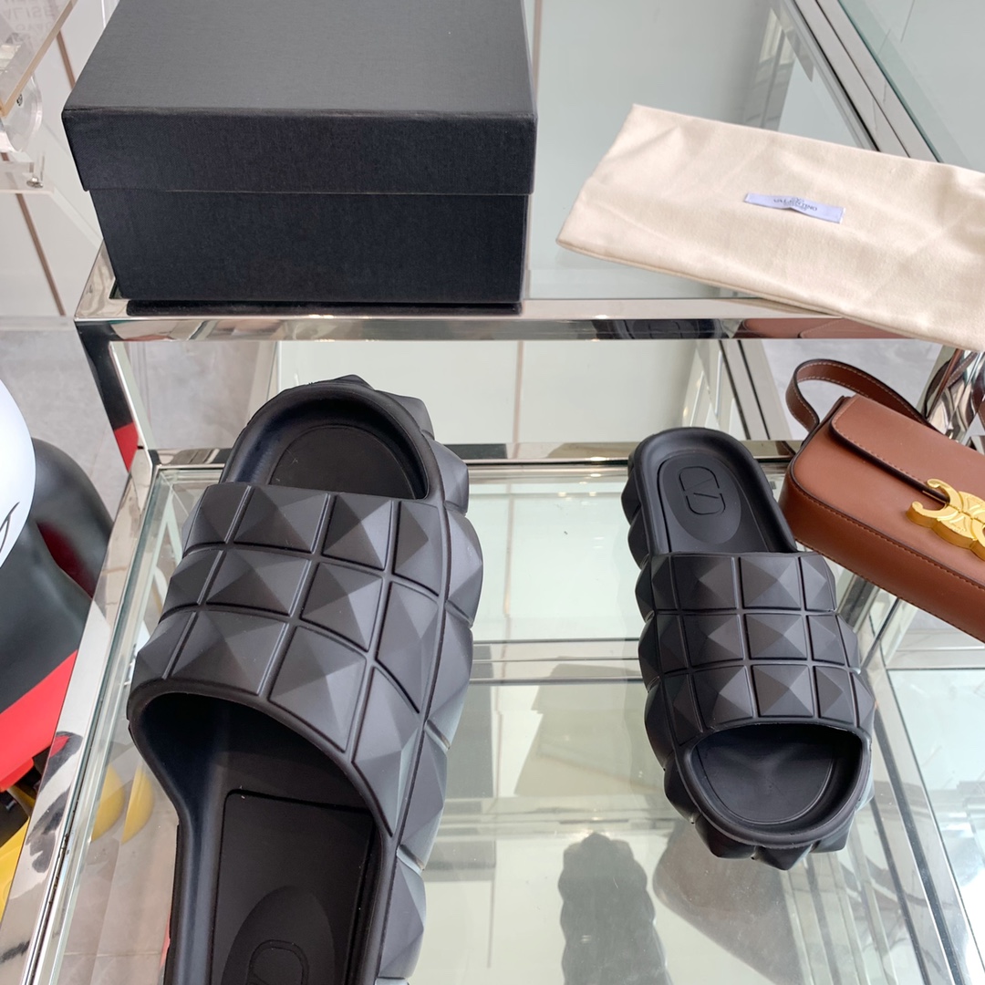 Valenti Roman Stud Turtle Slide Sandal In rubber - PerfectKickZ