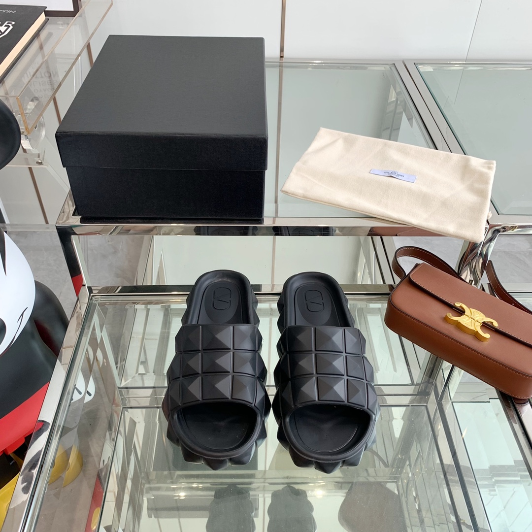 Valenti Roman Stud Turtle Slide Sandal In rubber - PerfectKickZ