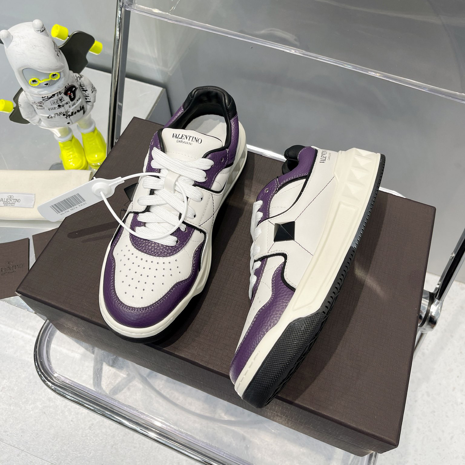 Valenti  One Stud Low-Top Calfskin Sneaker - PerfectKickZ