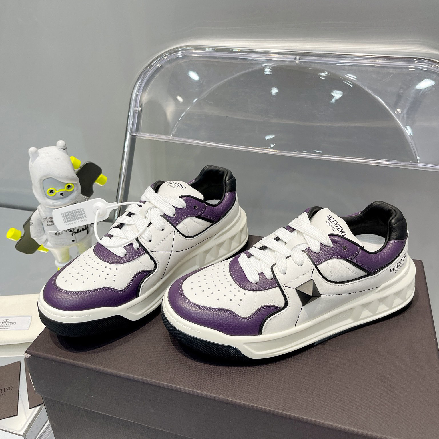Valenti  One Stud Low-Top Calfskin Sneaker - PerfectKickZ