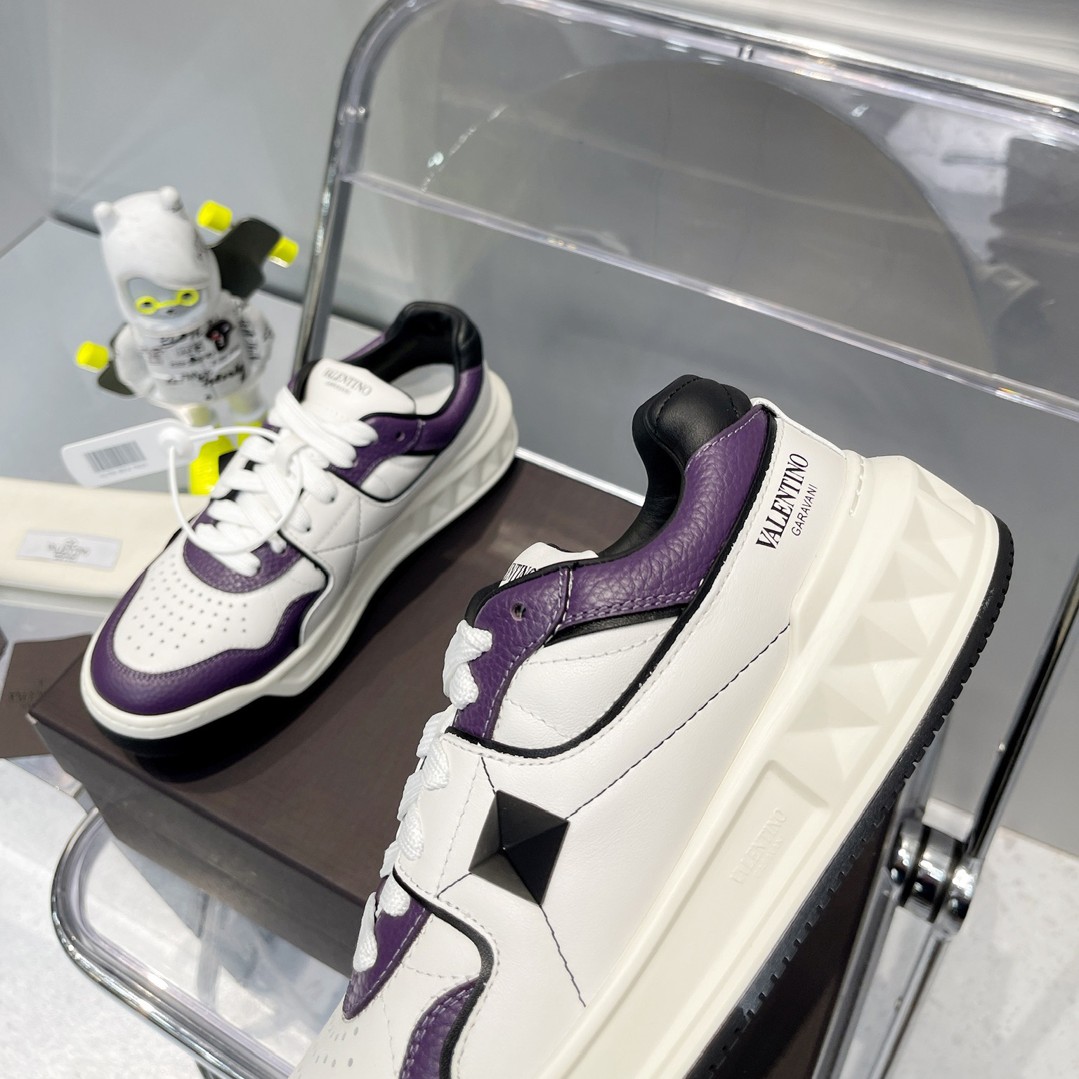 Valenti  One Stud Low-Top Calfskin Sneaker - PerfectKickZ