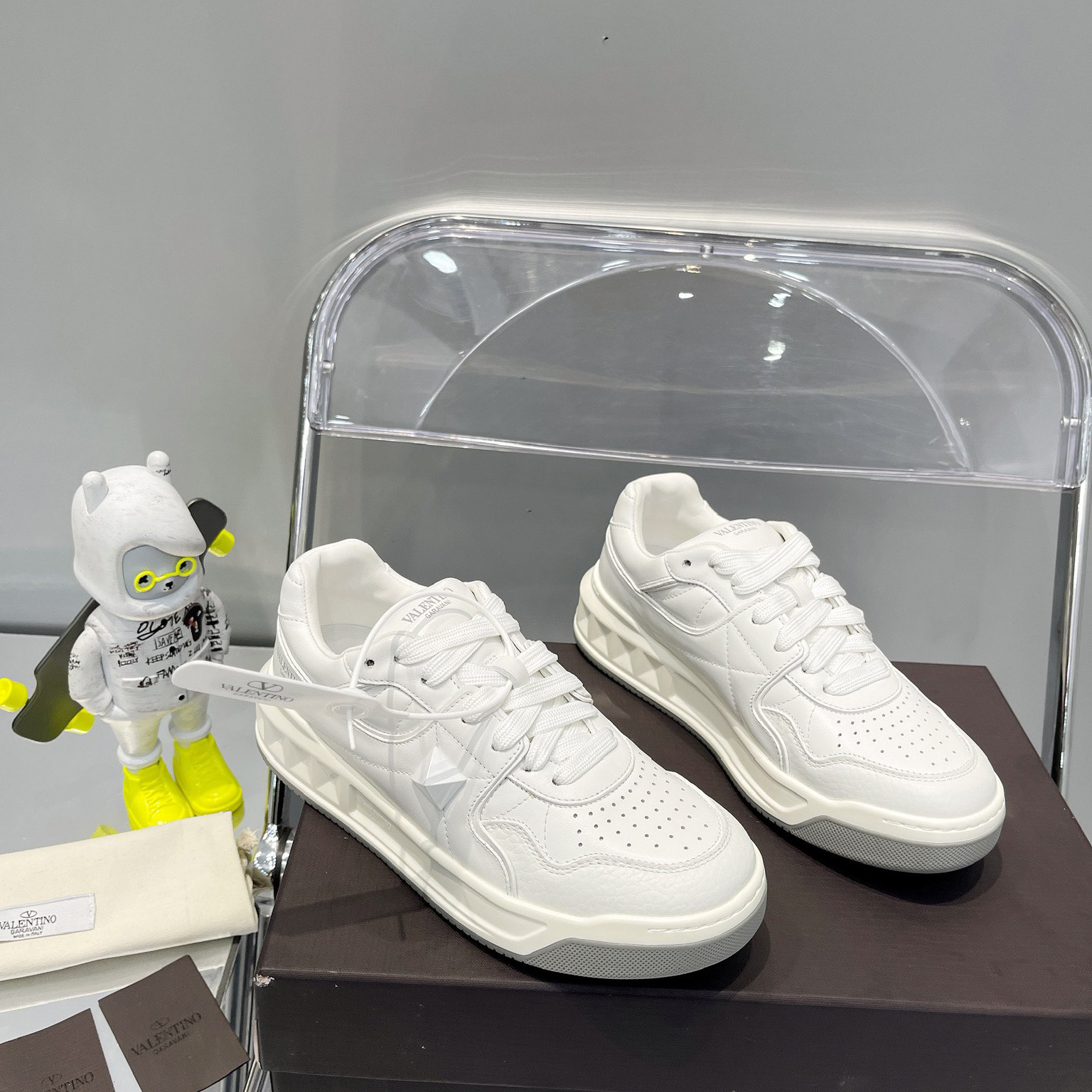 Valenti One Stud Low-Top Calfskin Sneaker - PerfectKickZ