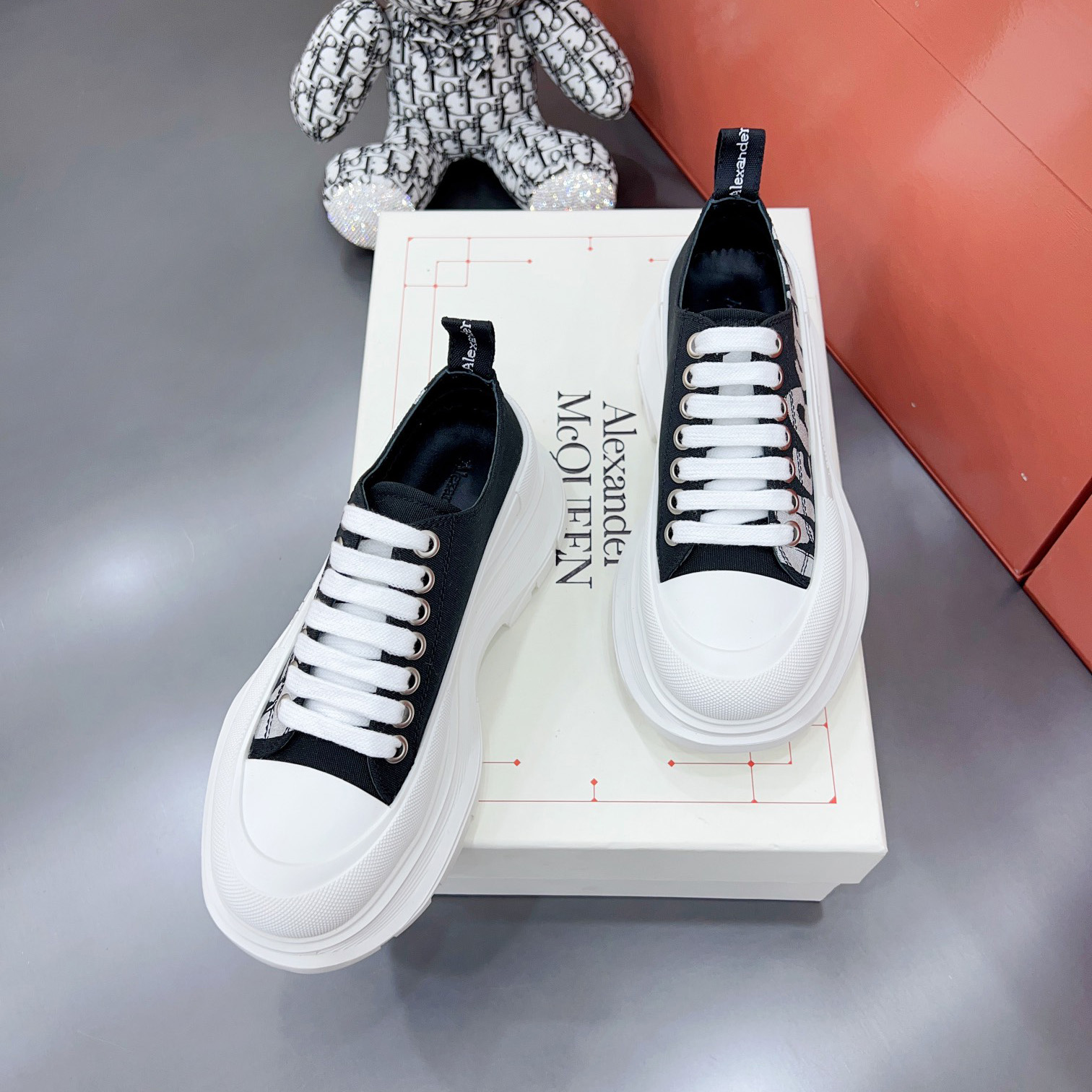 Alexander Mqueen Tread Slick Lace-up In Black - PerfectKickZ