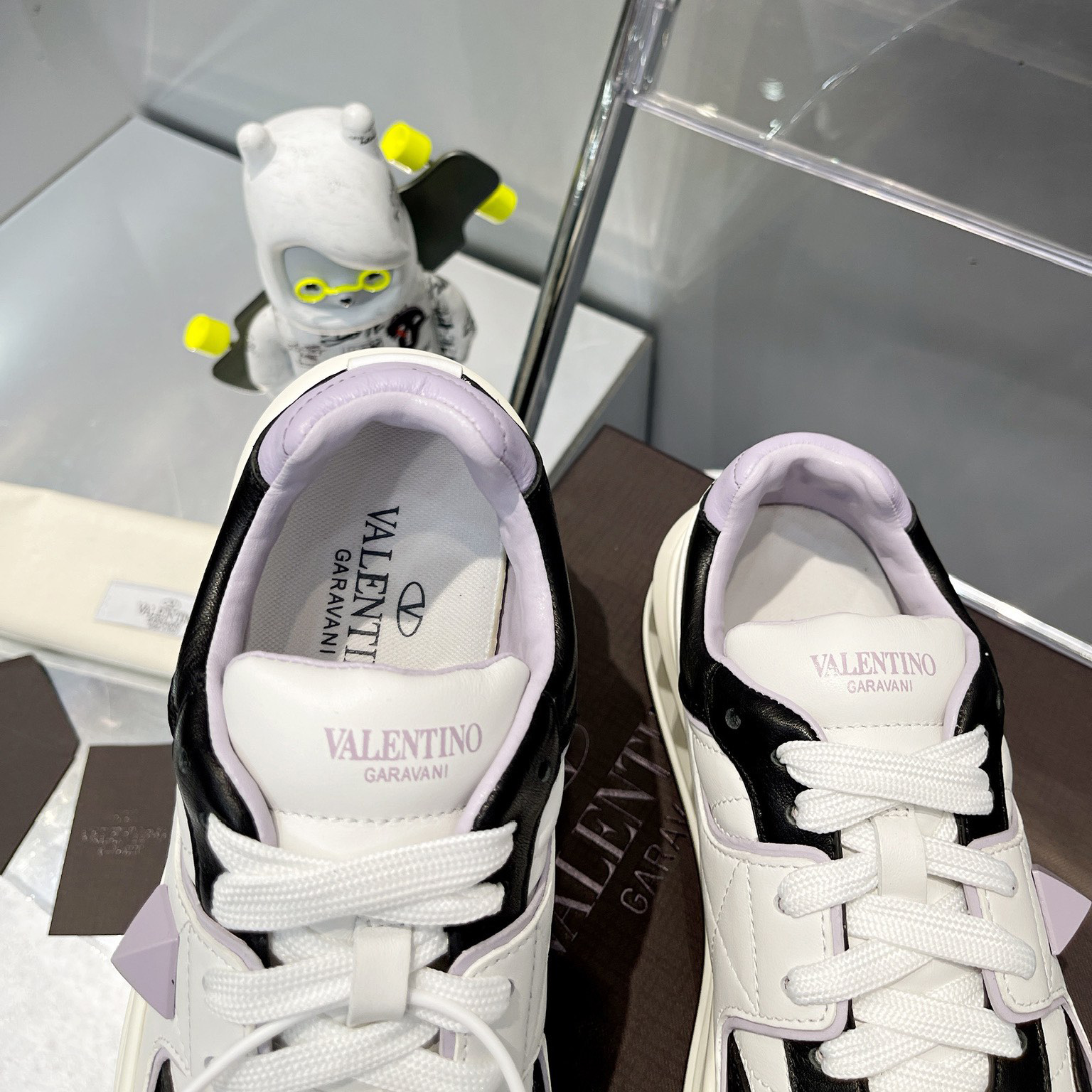 Valenti One Stud Low-Top Calfskin Sneaker - PerfectKickZ