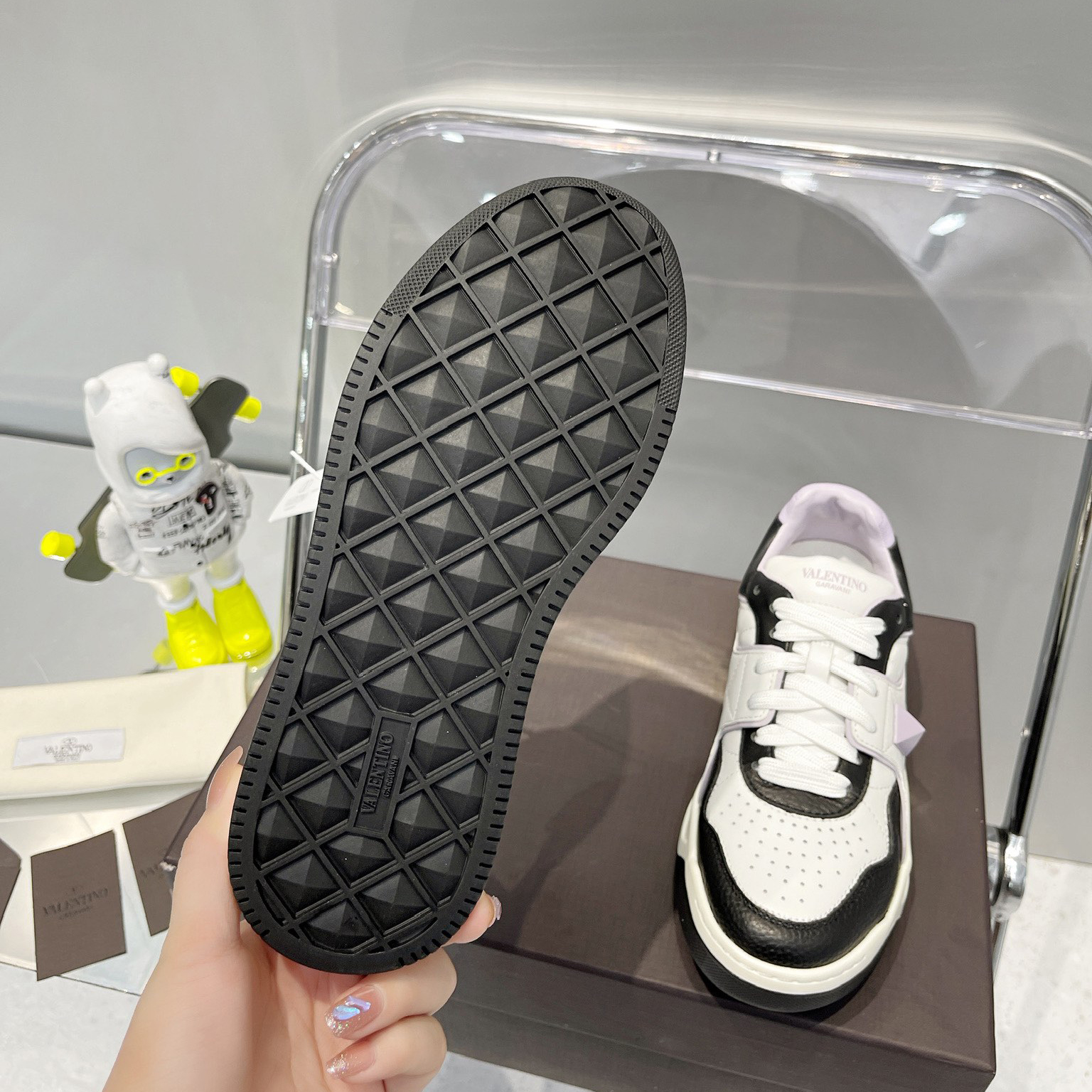 Valenti One Stud Low-Top Calfskin Sneaker - PerfectKickZ