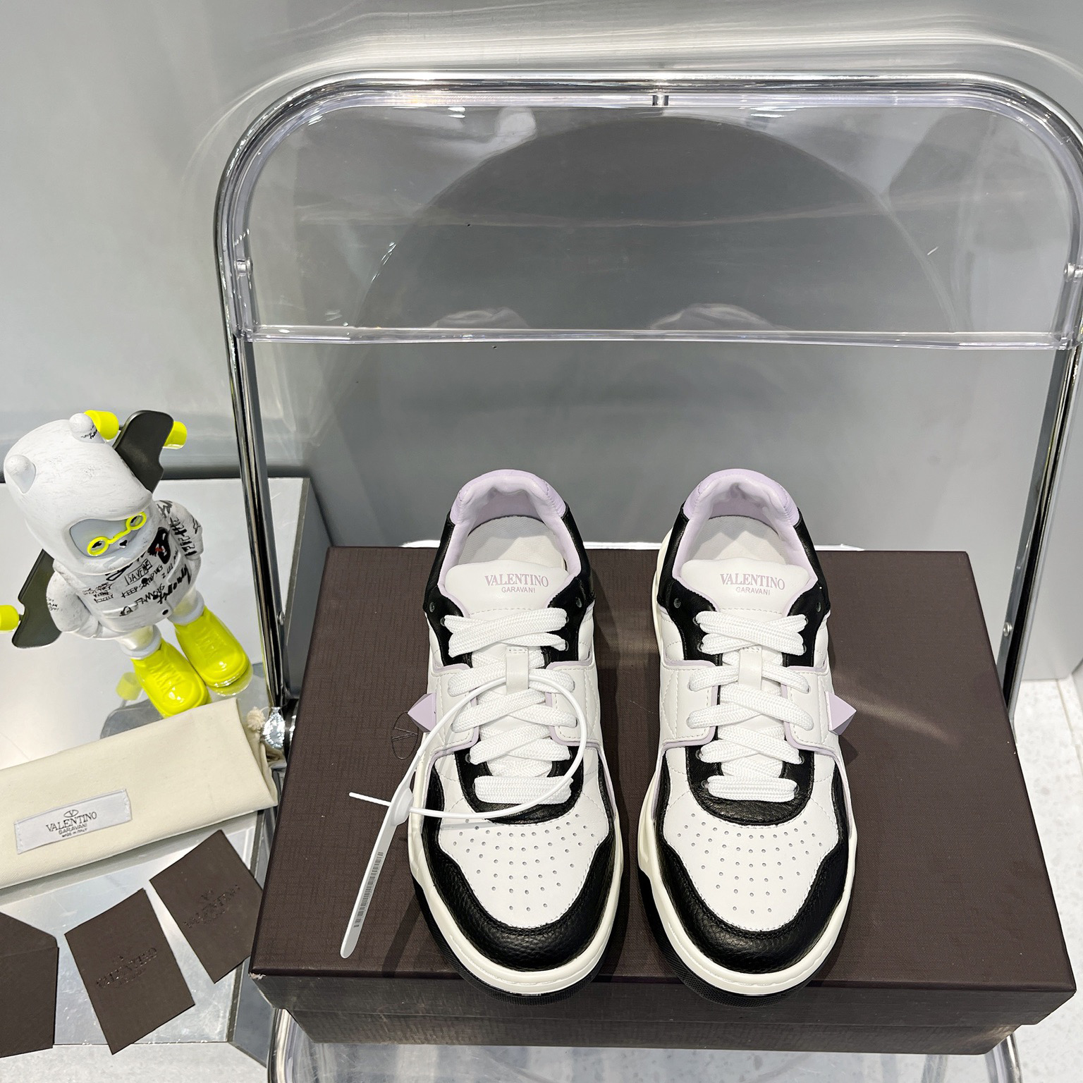 Valenti One Stud Low-Top Calfskin Sneaker - PerfectKickZ