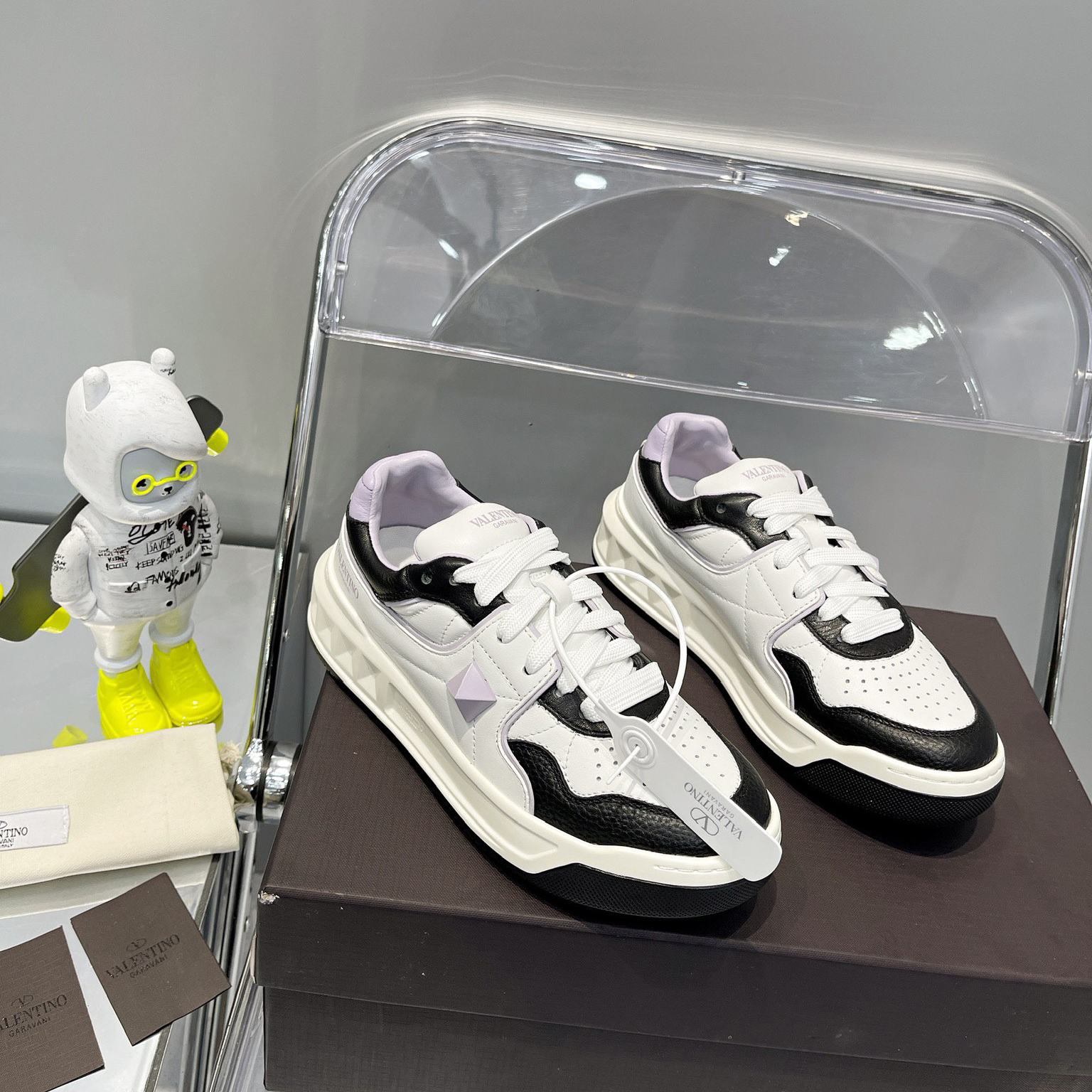 Valenti One Stud Low-Top Calfskin Sneaker - PerfectKickZ