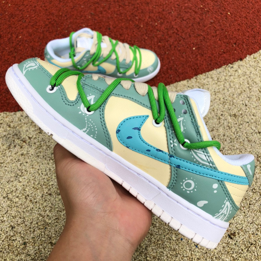 Nike Dunk Low SE ''Retro'' Sneaker  DH9765-100 - PerfectKickZ