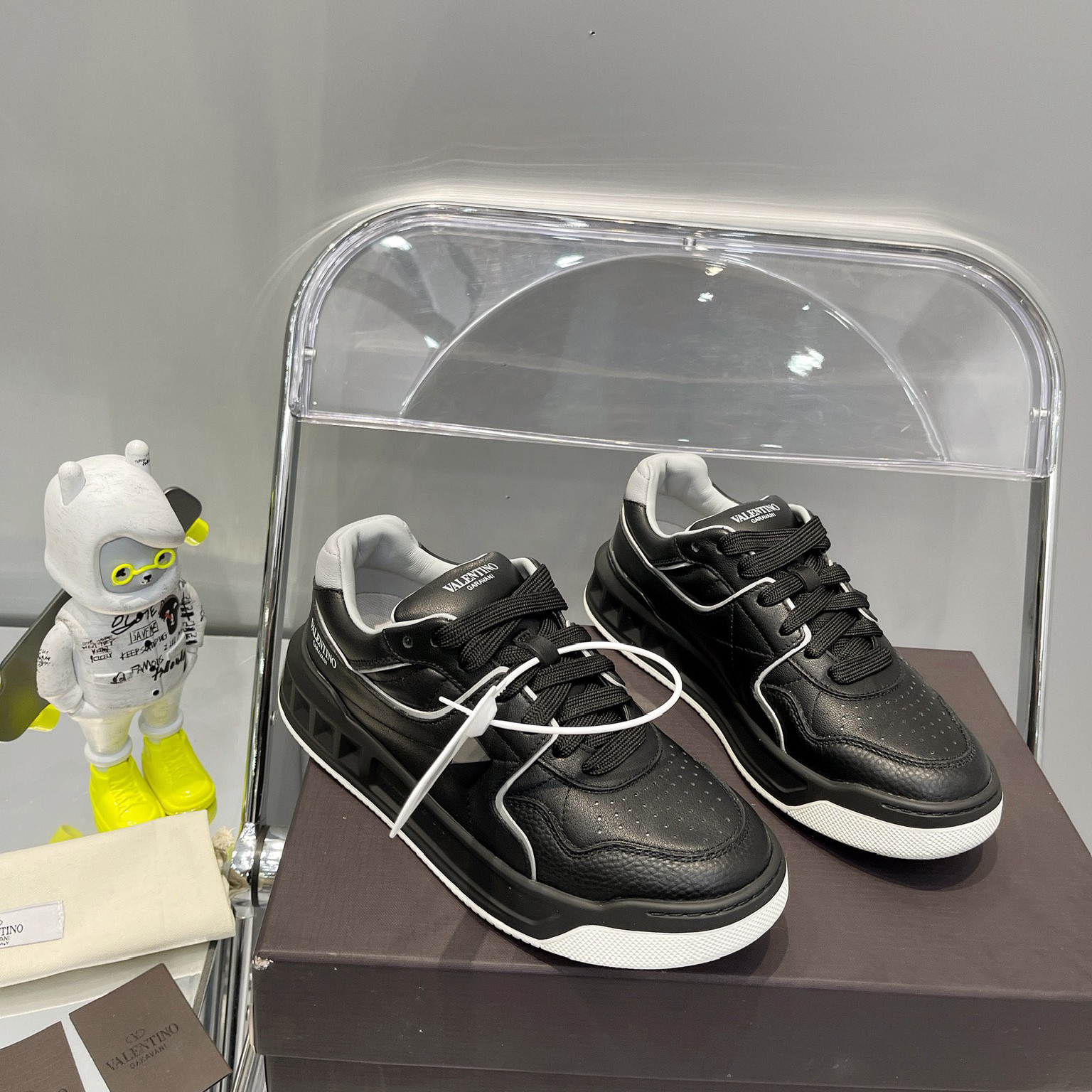 Valenti One Stud Low-Top Calfskin Sneaker - PerfectKickZ