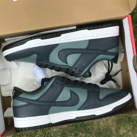 Nike Dunk Low  Sneaker     DR9705-300 - PerfectKickZ