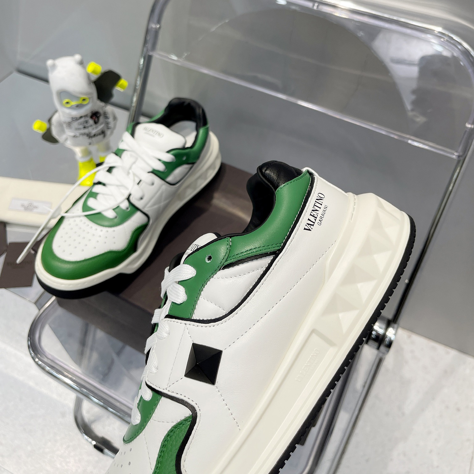 Valenti One Stud Low-Top Calfskin Sneaker - PerfectKickZ