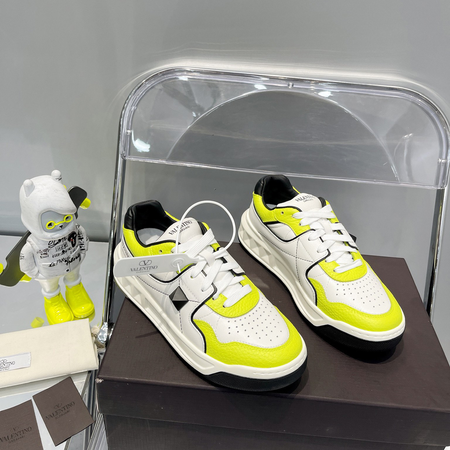 Valenti One Stud Low-Top Calfskin Sneaker - PerfectKickZ