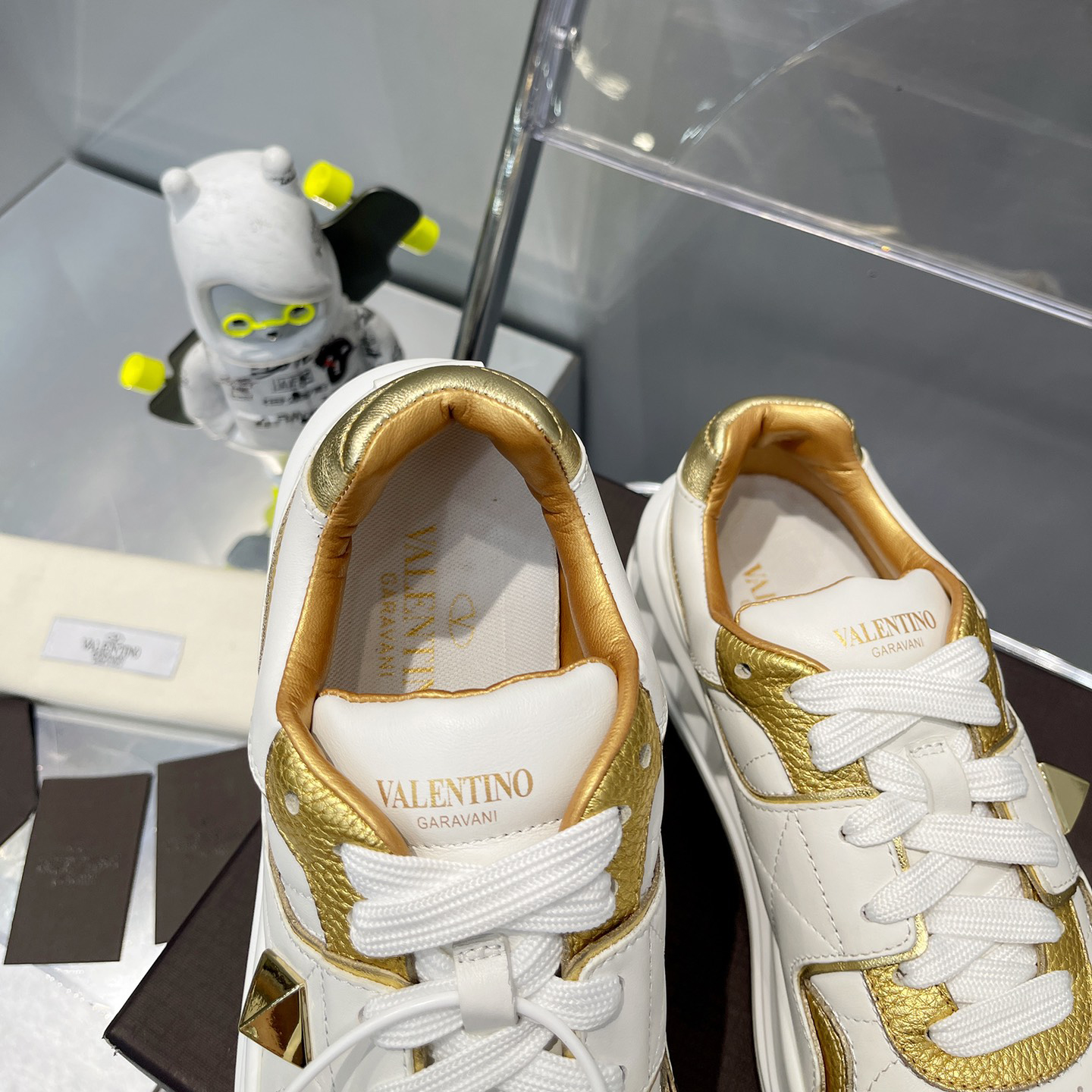 Valenti One Stud Low-Top Calfskin Sneaker - PerfectKickZ