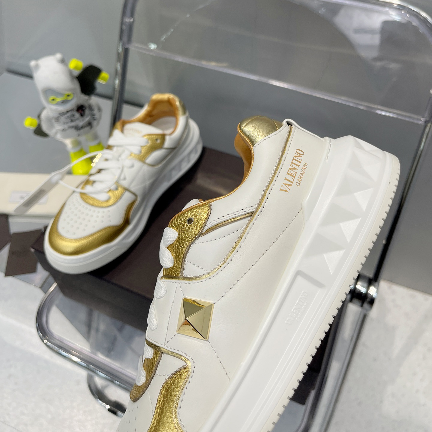 Valenti One Stud Low-Top Calfskin Sneaker - PerfectKickZ