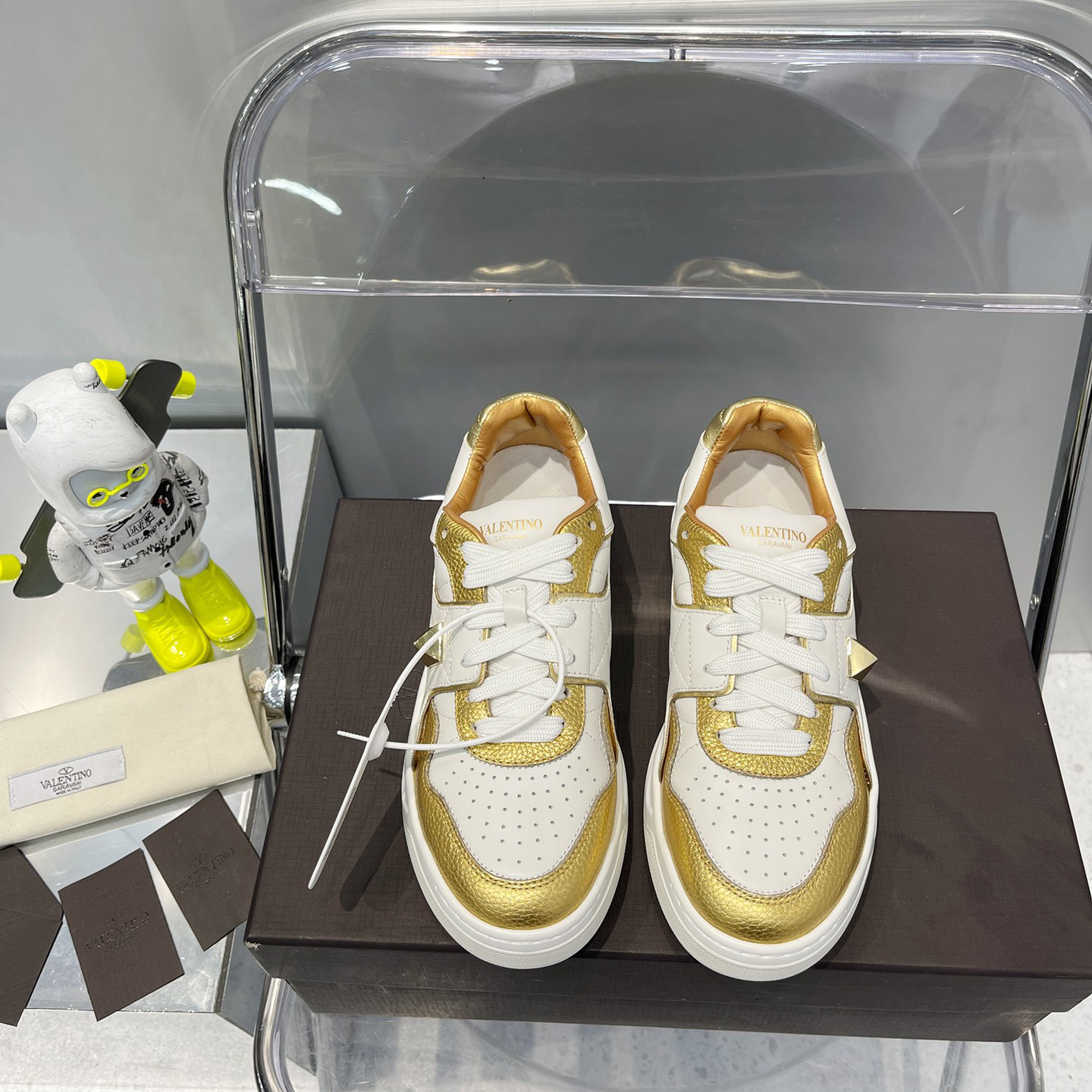 Valenti One Stud Low-Top Calfskin Sneaker - PerfectKickZ
