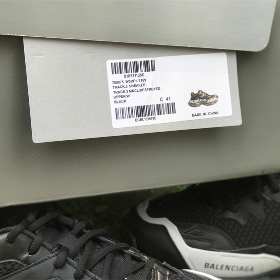 Balenciaga Phantom Trainer Low-Top Sneaker Black/White  - PerfectKickZ