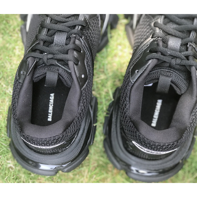 Balenciaga Phantom Trainer Low-Top Sneaker Black/White  - PerfectKickZ