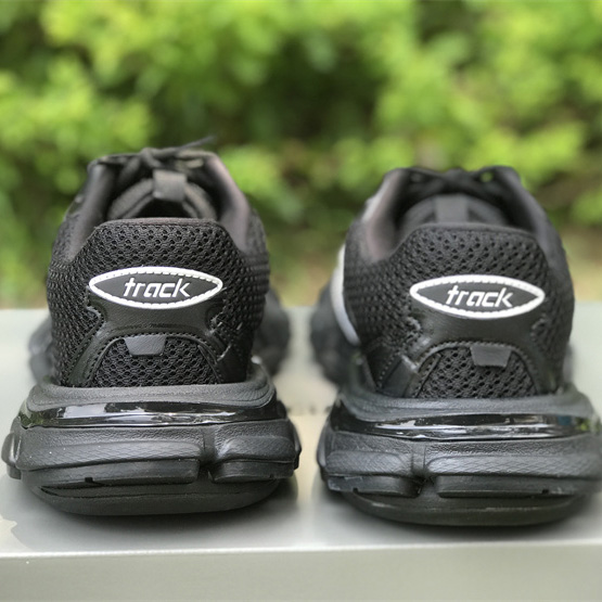 Balenciaga Phantom Trainer Low-Top Sneaker Black/White  - PerfectKickZ