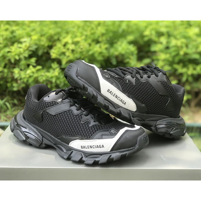 Balenciaga Phantom Trainer Low-Top Sneaker Black/White  - PerfectKickZ