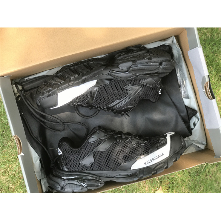 Balenciaga Phantom Trainer Low-Top Sneaker Black/White  - PerfectKickZ