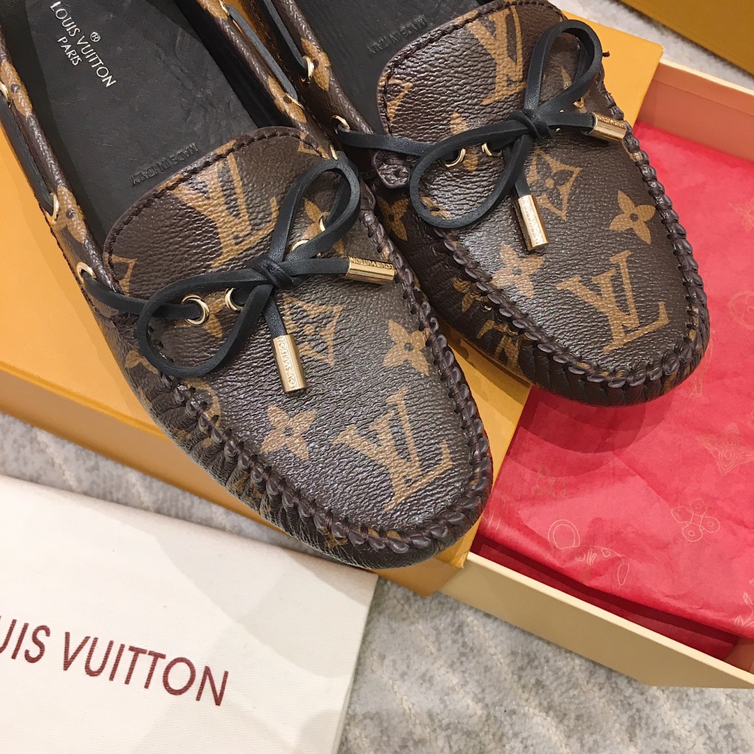 Louis Vuitton Gloria Loafer    1A3V37 - PerfectKickZ