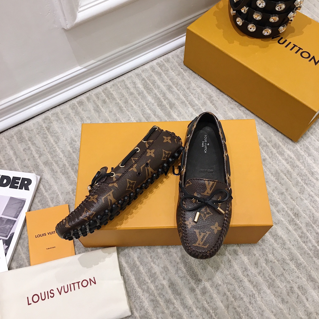 Louis Vuitton Gloria Loafer    1A3V37 - PerfectKickZ