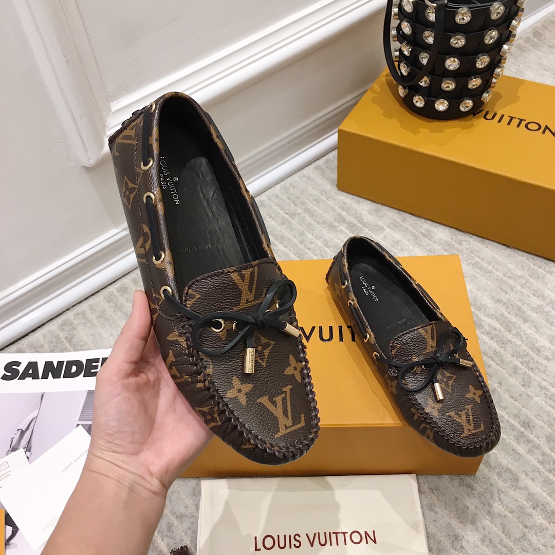 Louis Vuitton Gloria Loafer    1A3V37 - PerfectKickZ