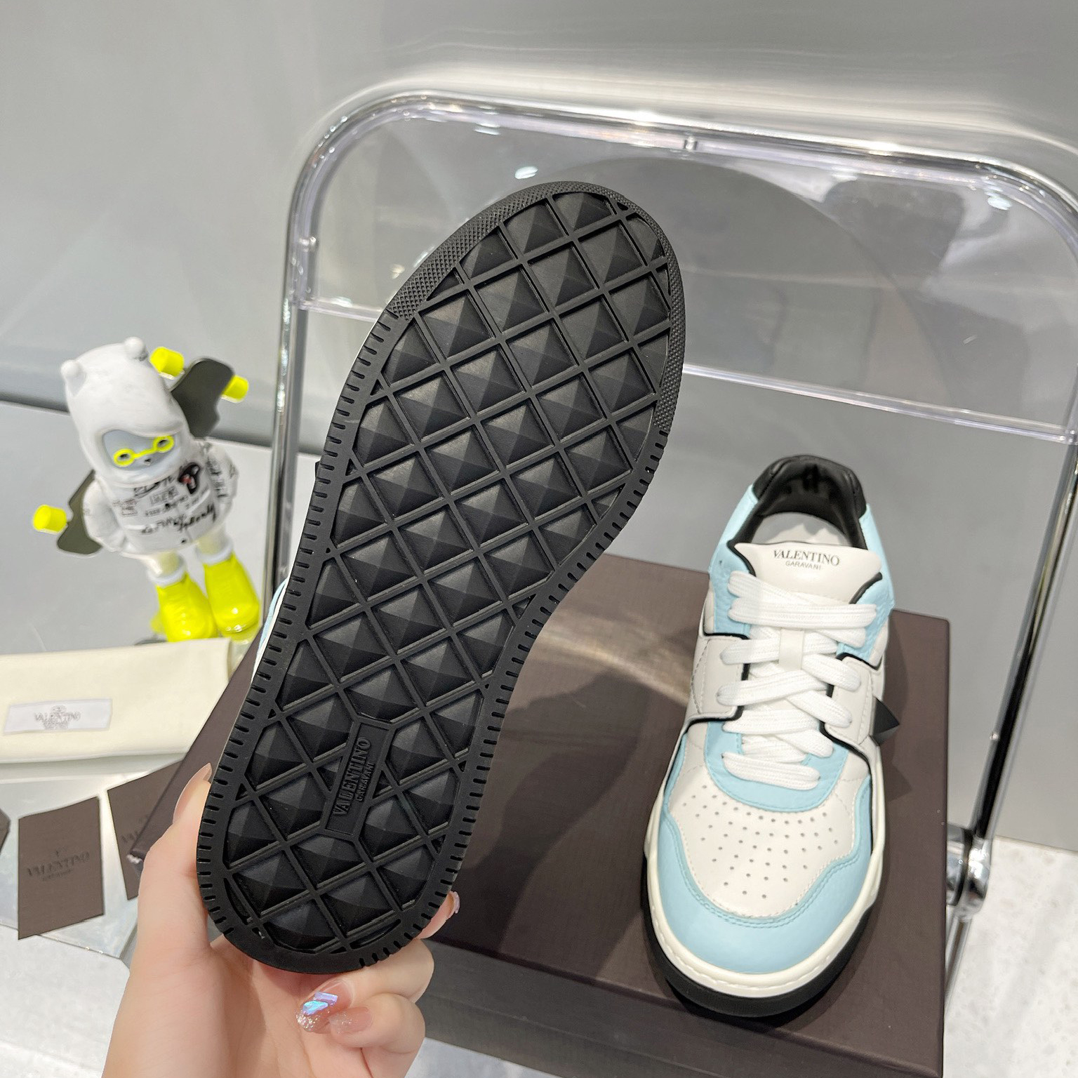 Valenti One Stud Low-Top Calfskin Sneaker - PerfectKickZ