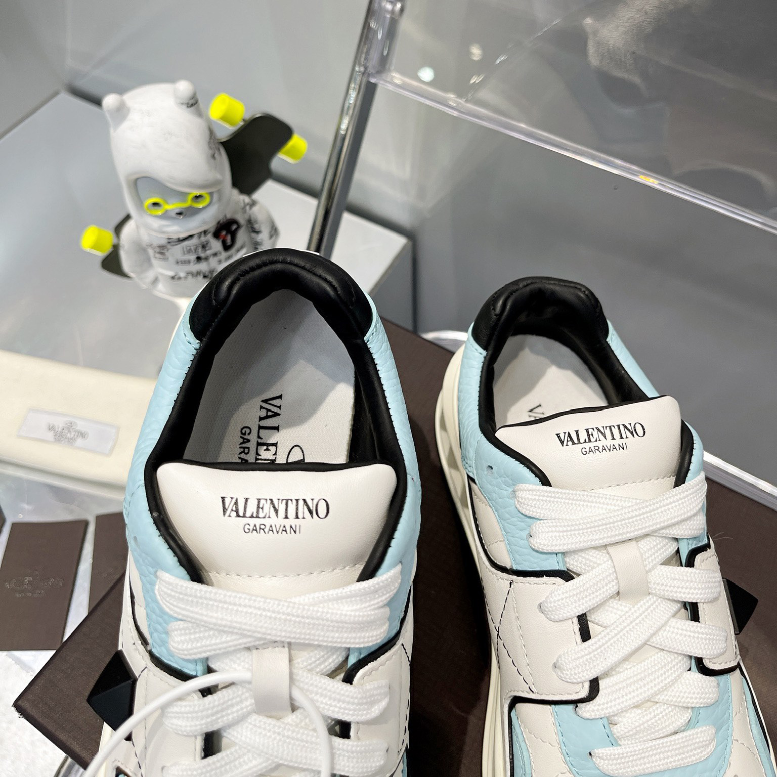 Valenti One Stud Low-Top Calfskin Sneaker - PerfectKickZ