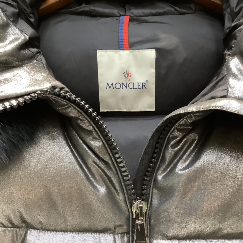 Moncler Laiche Short Down Jacket - PerfectKickZ