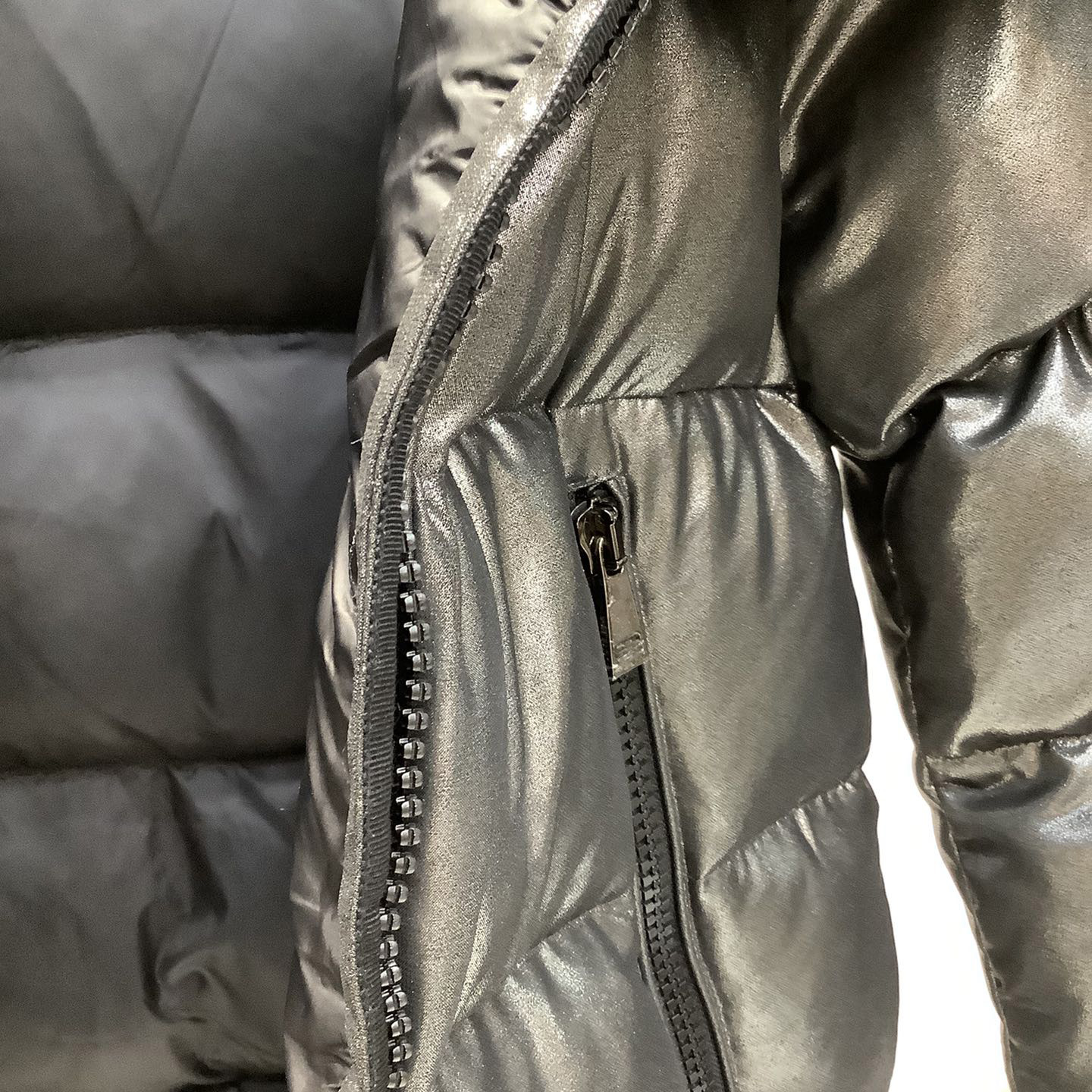 Moncler Laiche Short Down Jacket - PerfectKickZ