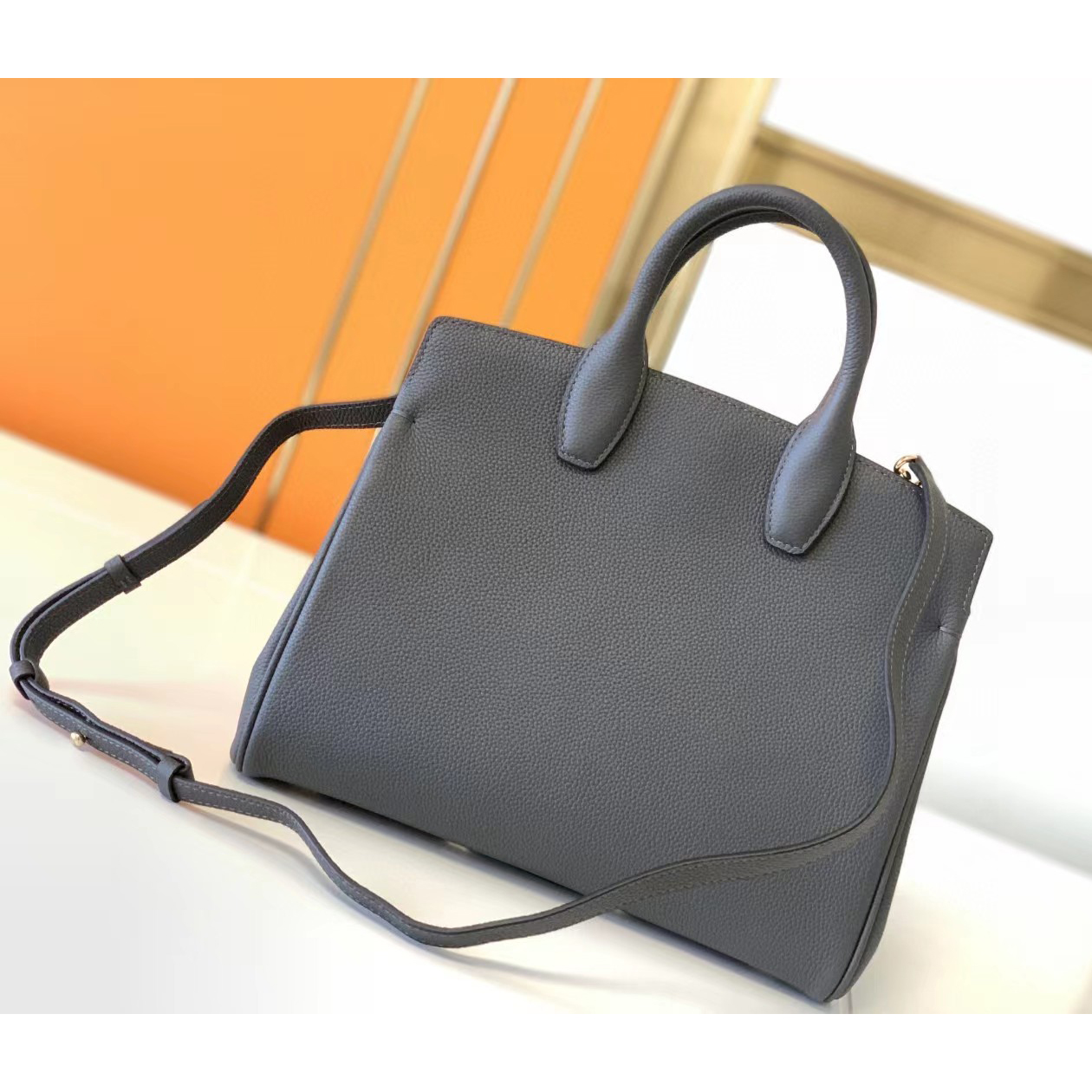 Ferragamo Studio Soft Bag(29-25-14.5cm)   21H159 - PerfectKickZ
