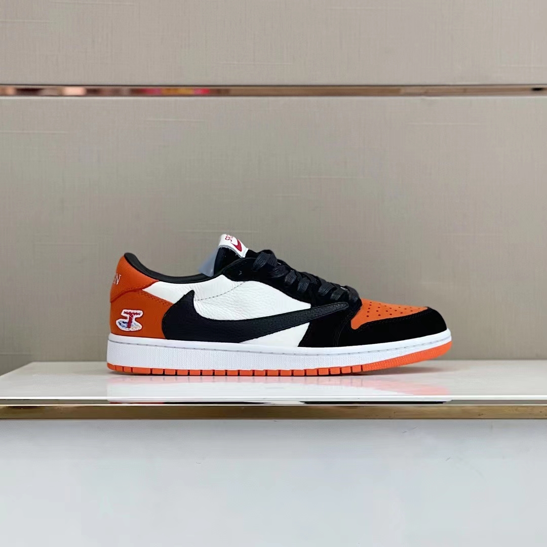 Travis Scott x Nike Air Max Day Sneaker  - 