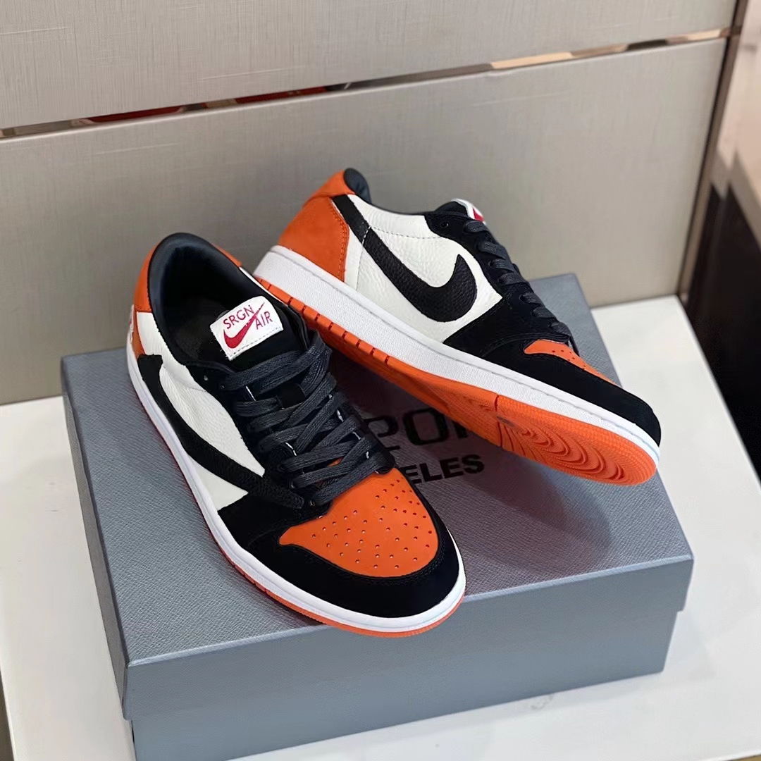 Travis Scott x Nike Air Max Day Sneaker  - 