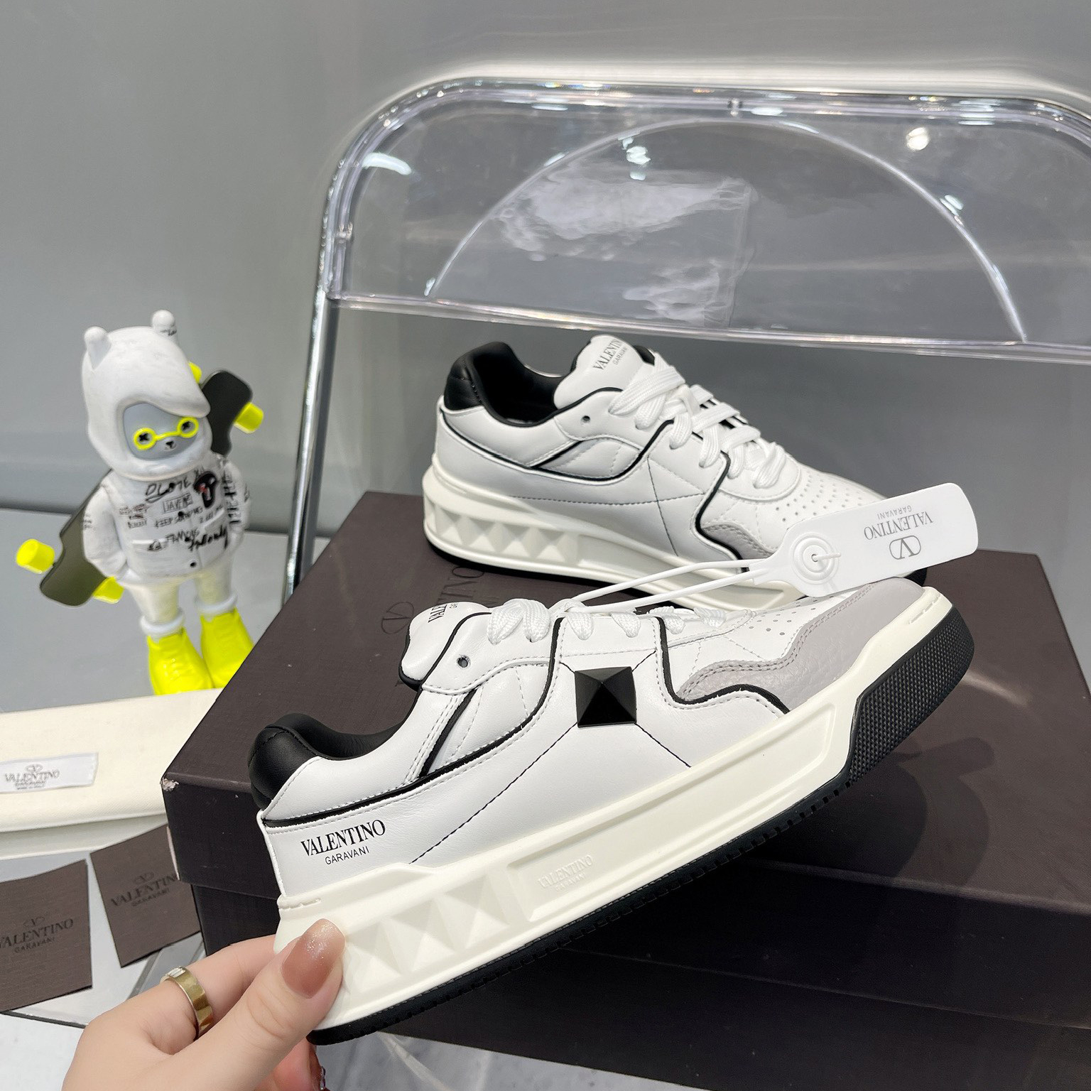 Valenti One Stud Low-Top Calfskin Sneaker - PerfectKickZ