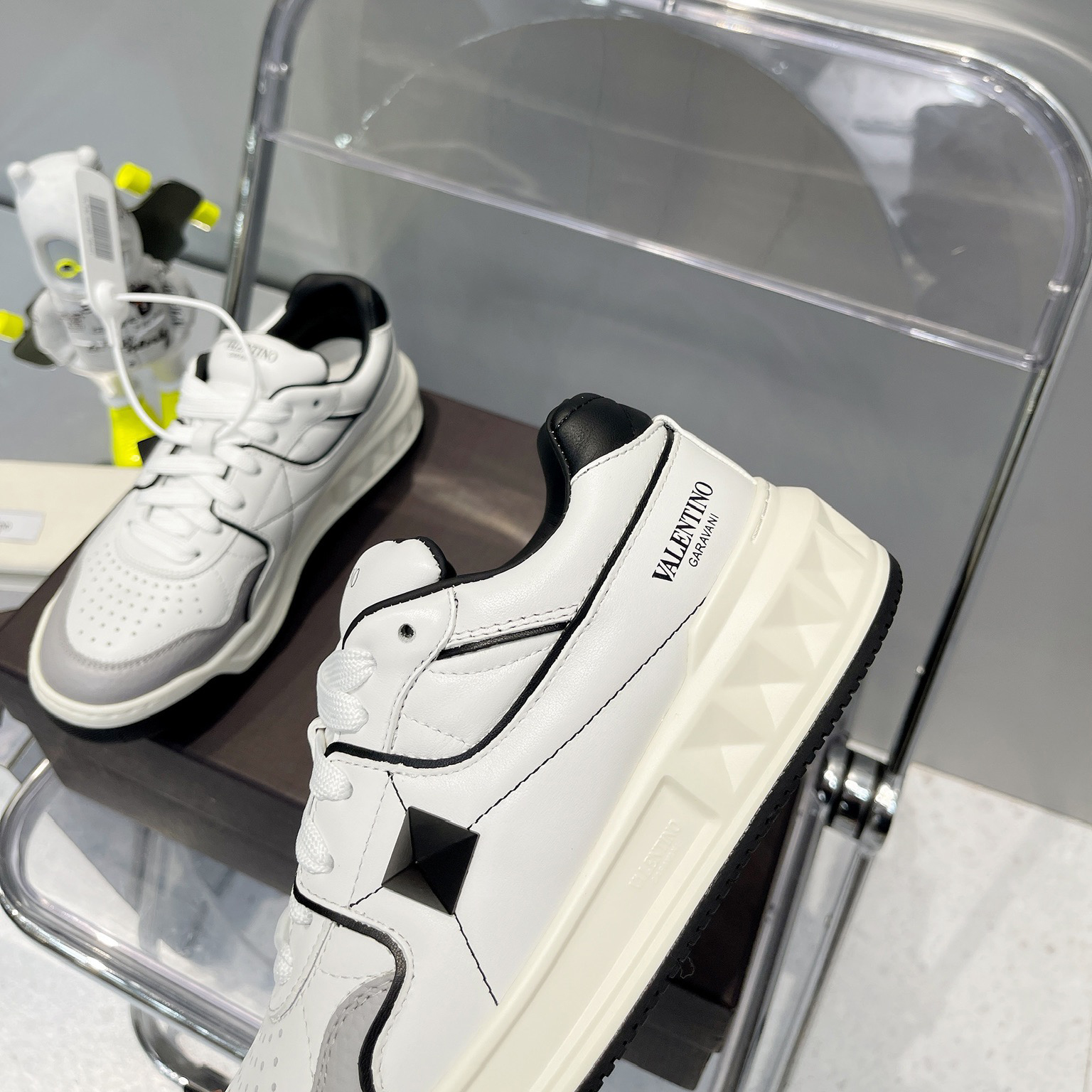 Valenti One Stud Low-Top Calfskin Sneaker - PerfectKickZ