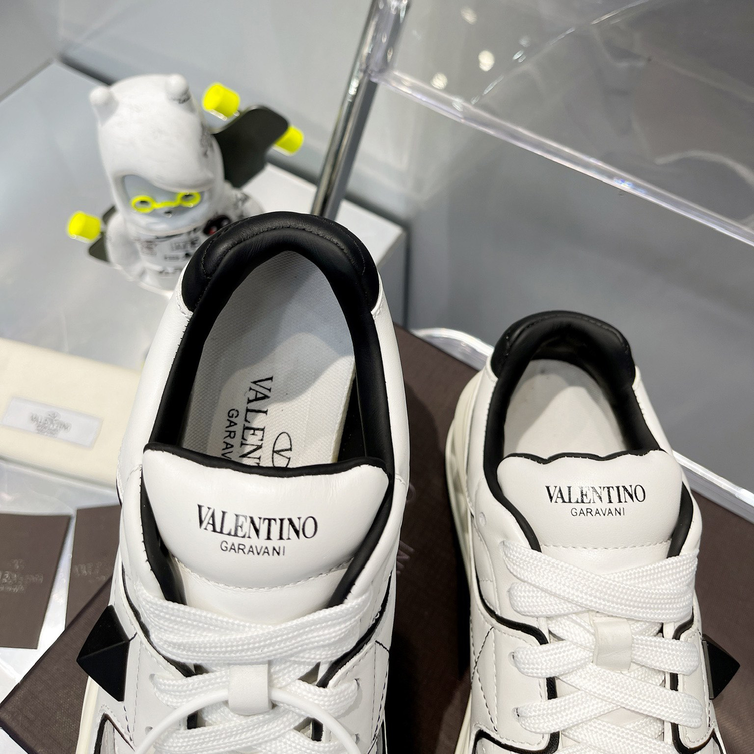 Valenti One Stud Low-Top Calfskin Sneaker - PerfectKickZ