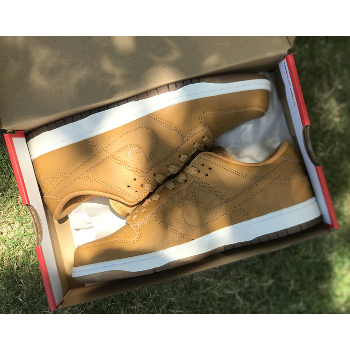Nike SB Zoom Dunk Low Sneaker  DX3374-700 - PerfectKickZ