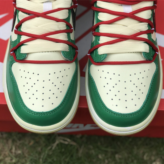Nike Dunk  Low Sneaker    DH0952-100 - PerfectKickZ