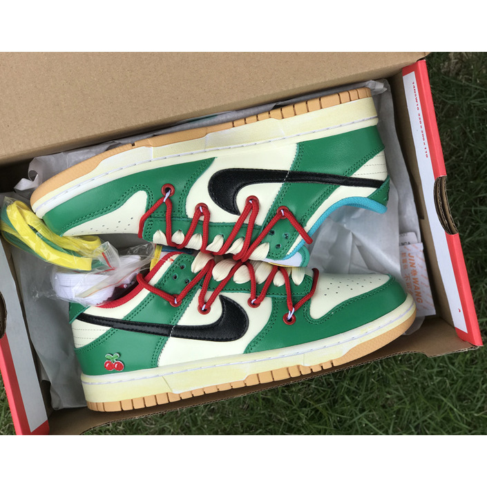 Nike Dunk  Low Sneaker    DH0952-100 - PerfectKickZ