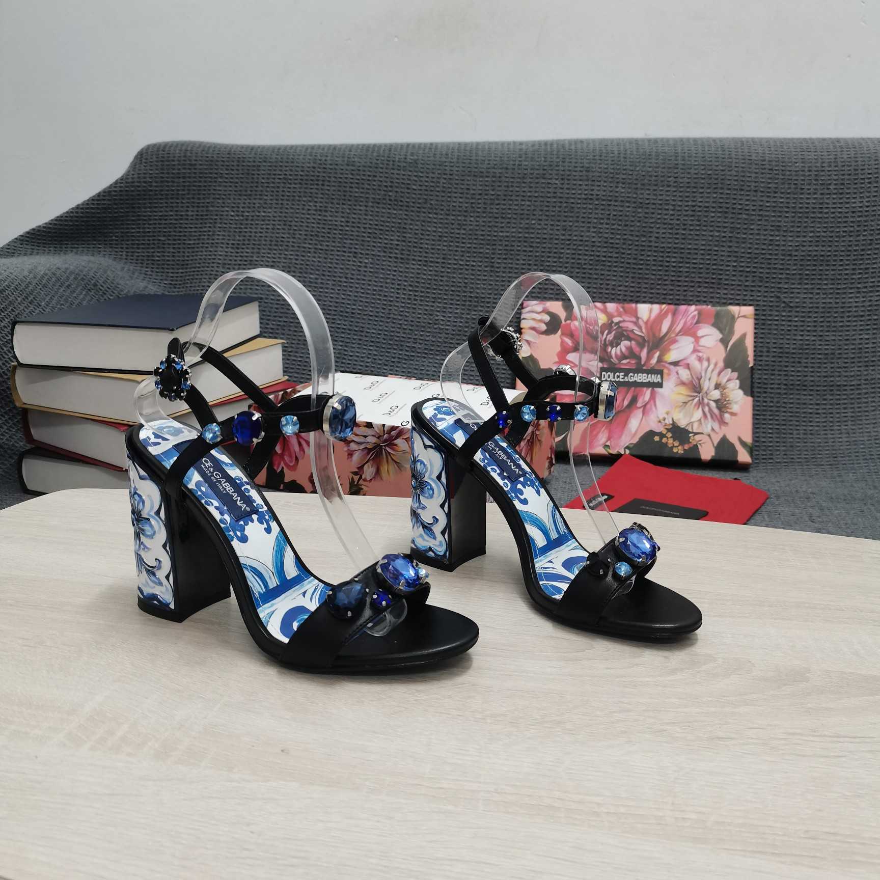 Dolce & Gabbana Patent Leather Sandals With Embroidery And Painted Heel - PerfectKickZ