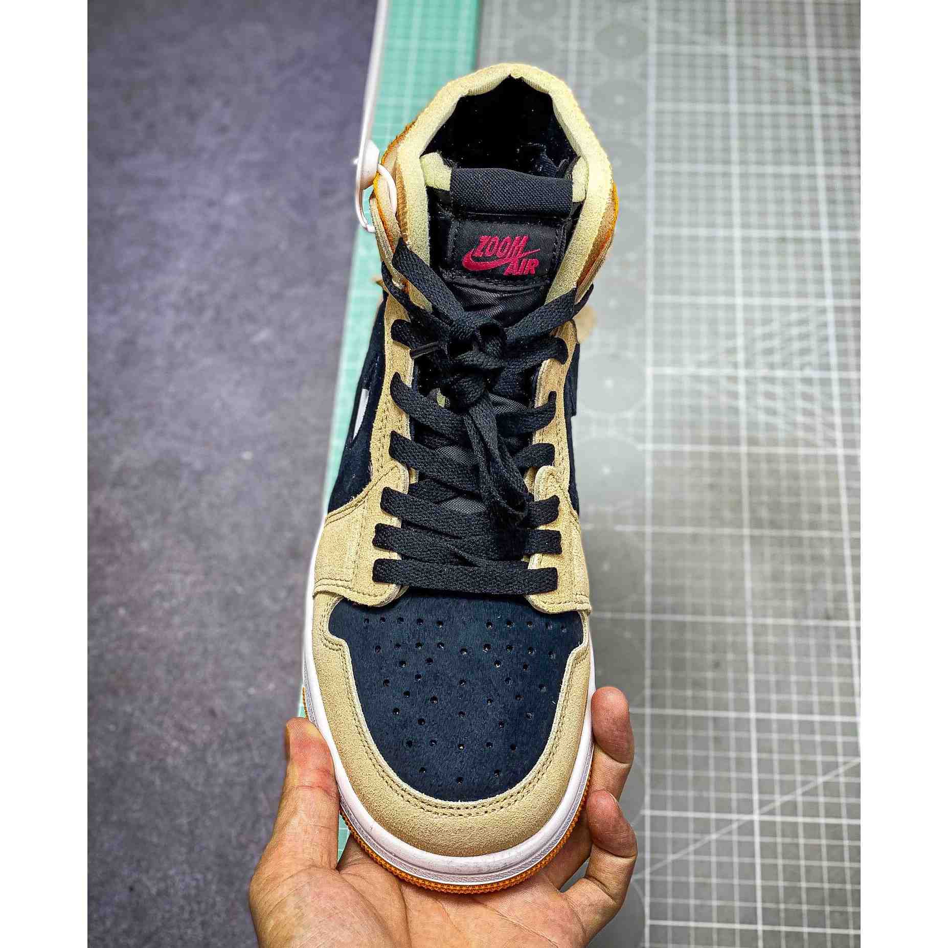 Air Jordan 1 Zoom CMFT AJ1  Sneaker    CT0978-200 - PerfectKickZ