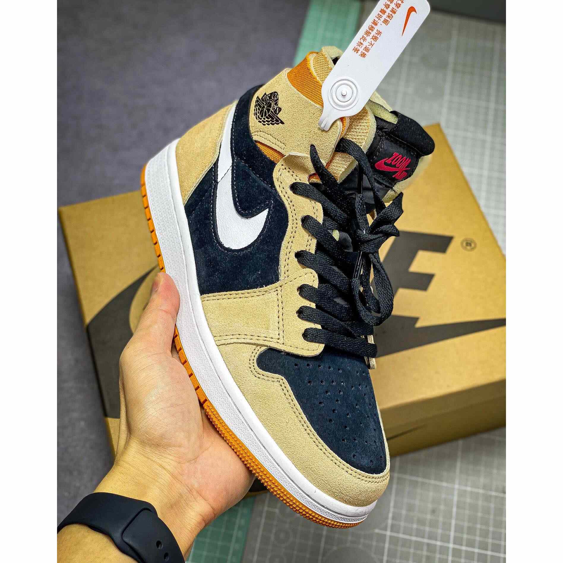 Air Jordan 1 Zoom CMFT AJ1  Sneaker    CT0978-200 - PerfectKickZ