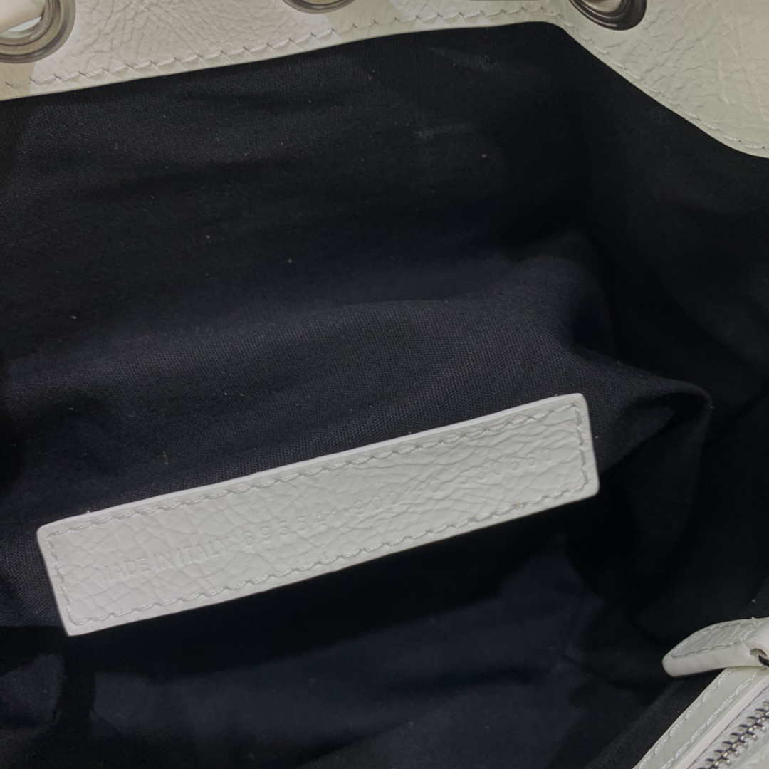 Balenciaga Le Cagole XS Bucket Bag In White Arena Lambskin, Aged-Silver Hardware(15-19.8-17.8cm) - PerfectKickZ
