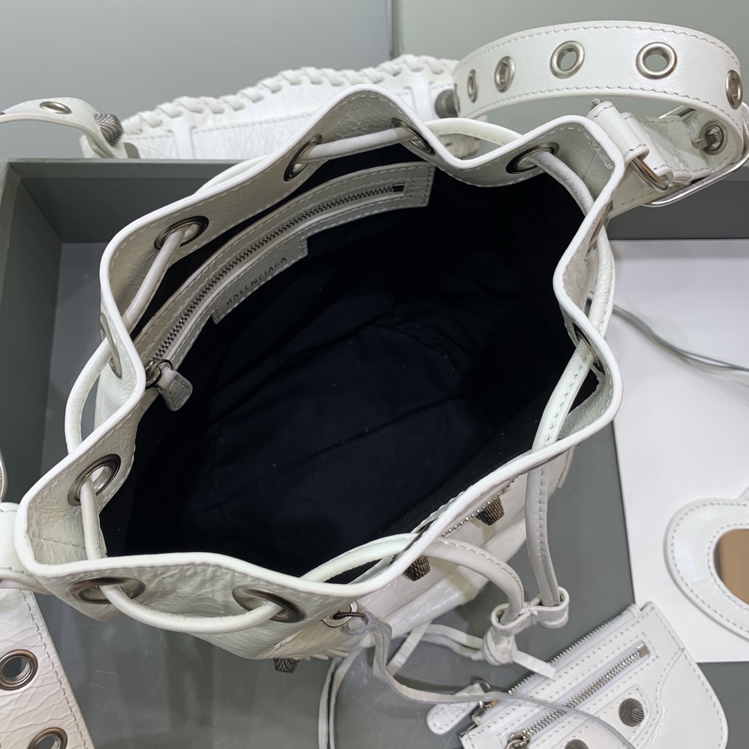 Balenciaga Le Cagole XS Bucket Bag In White Arena Lambskin, Aged-Silver Hardware(15-19.8-17.8cm) - PerfectKickZ