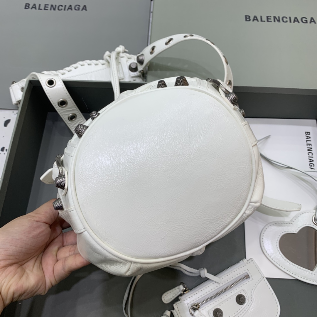 Balenciaga Le Cagole XS Bucket Bag In White Arena Lambskin, Aged-Silver Hardware(15-19.8-17.8cm) - PerfectKickZ